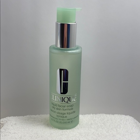 Clinique Liquid Facial Soap Oily Skin Formula - Picture 1 of 5